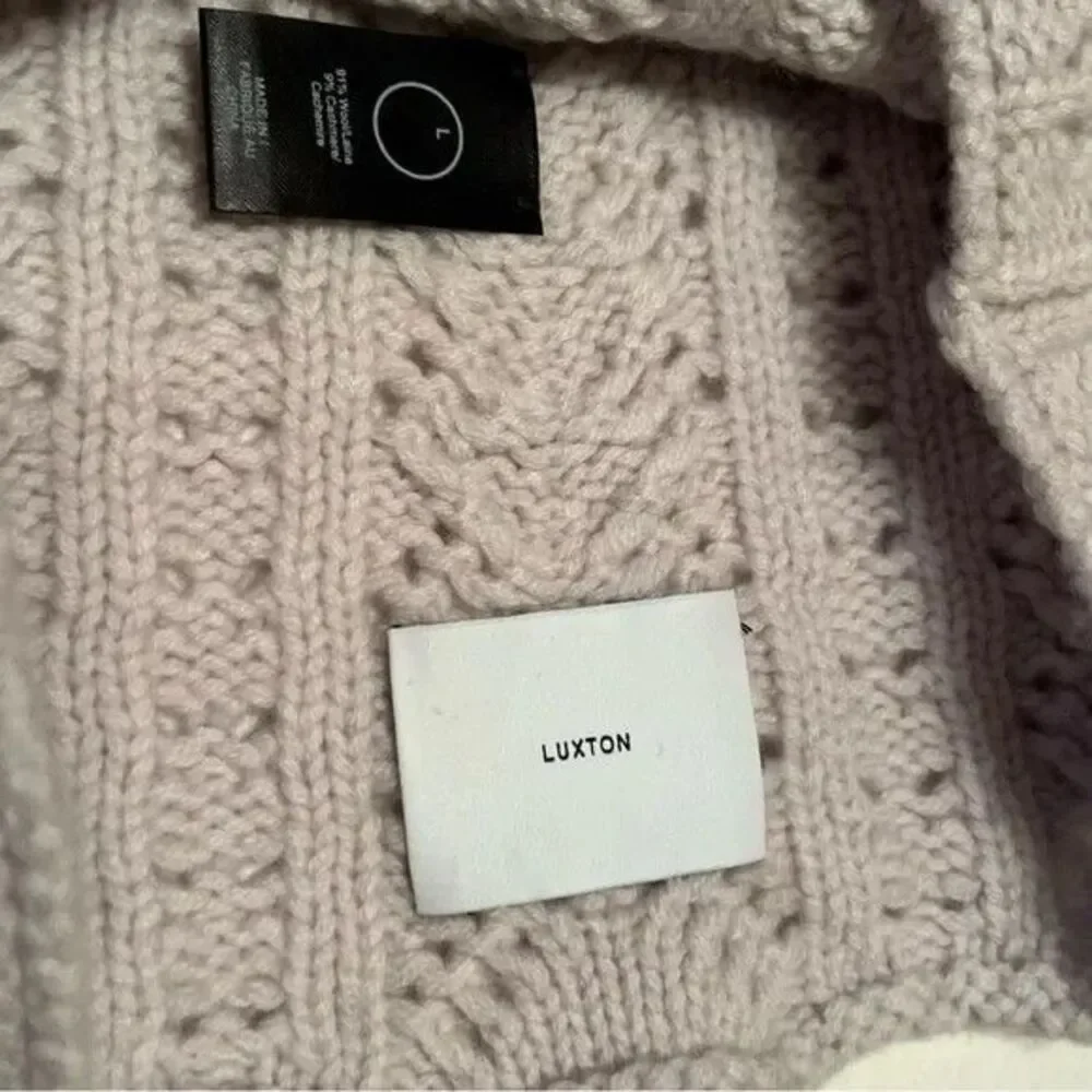 Luxton S-M 91%Wool 9%Cashmere Turtleneck Warmer Scarf Ligh/Great Gift